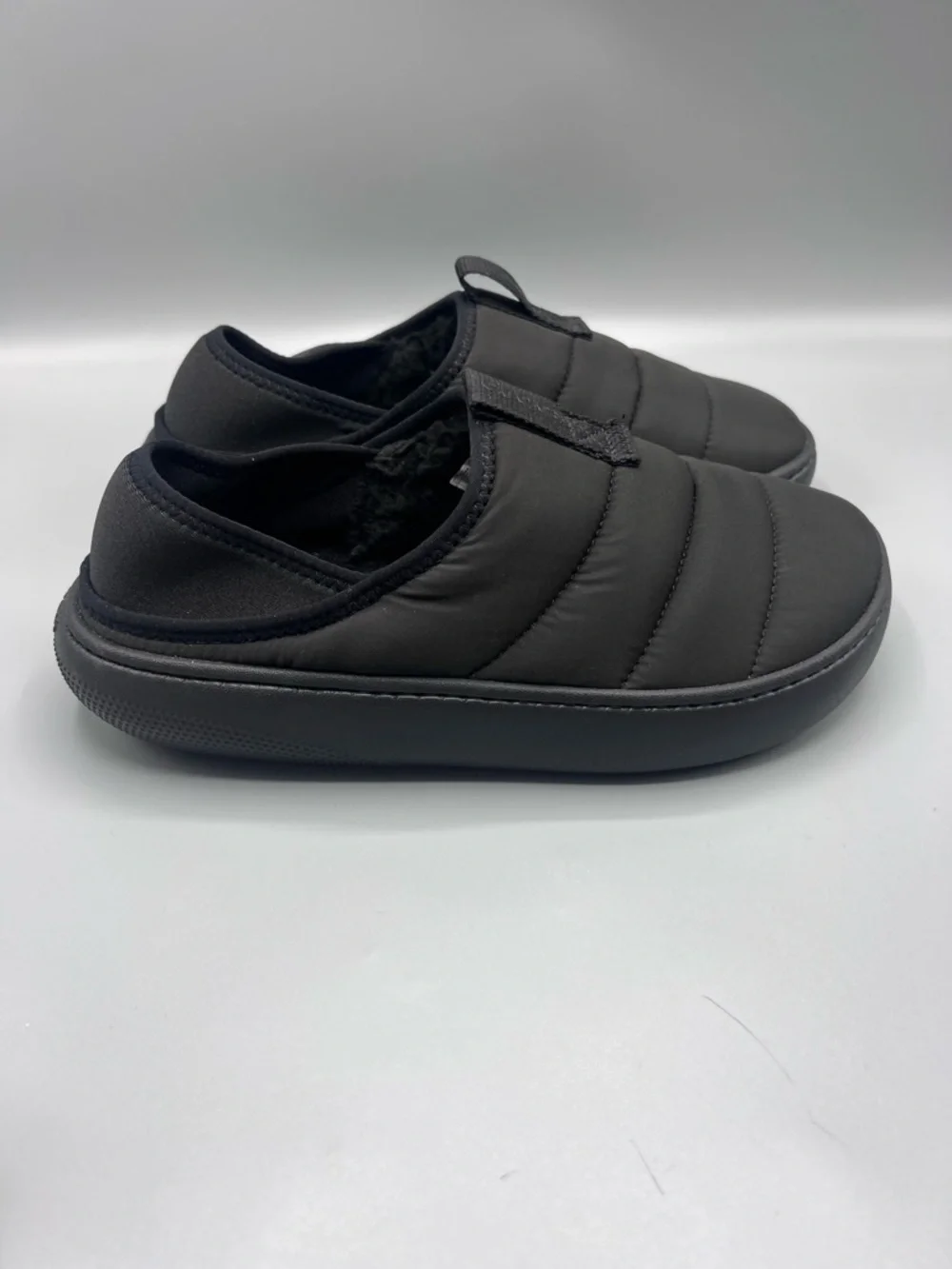CROCS Classic Neo Puff Fleece Lined Slipper Mules Clogs Gorpcore Black Unisex - Picture 2 of 7